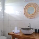 Terre et Passion - Salle de bain lavabo suite Cocon